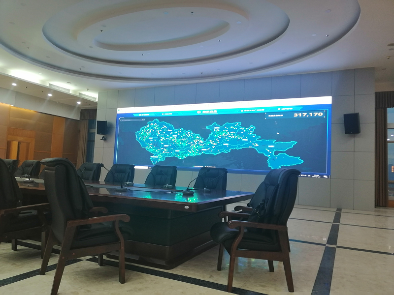小間距l(xiāng)ed顯示屏在控制中心的應用優(yōu)勢